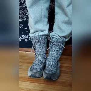 The North Face women's size 9 winter boots